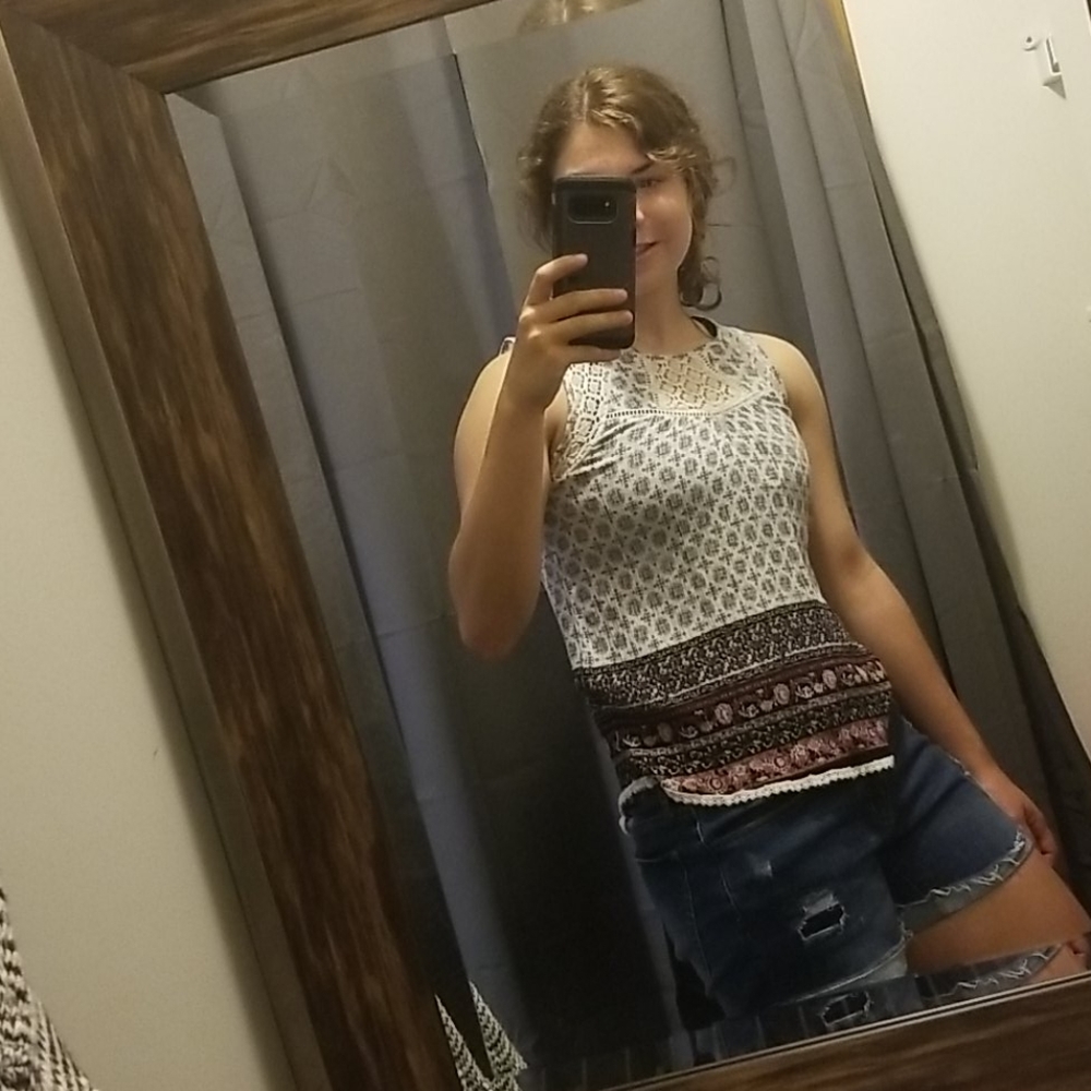 Rewind flower pattern white top